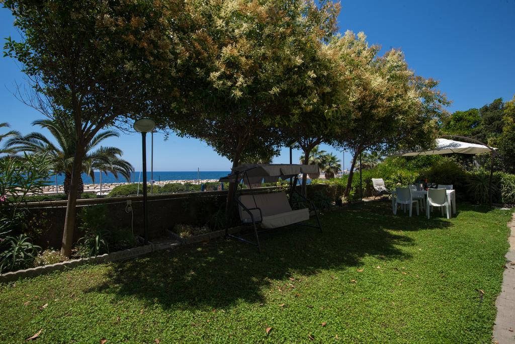 Maison De Revel Civitavecchia Exterior photo